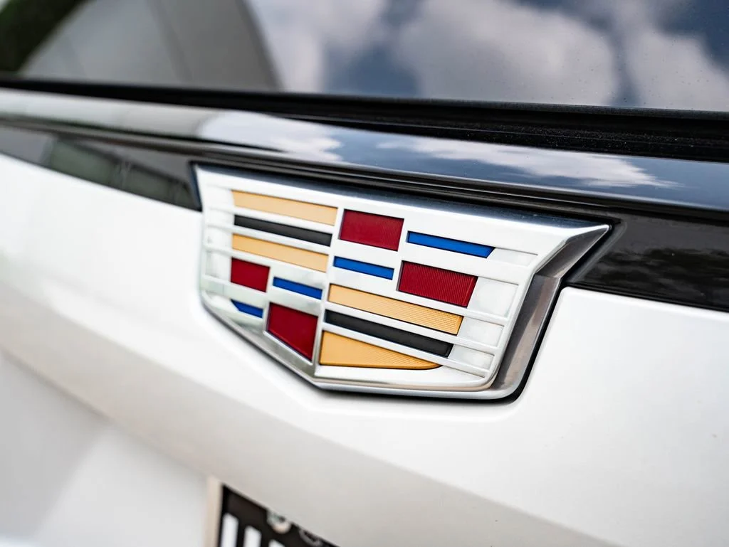 Used 2023 Crystal White Tricoat Cadillac Sport image 18