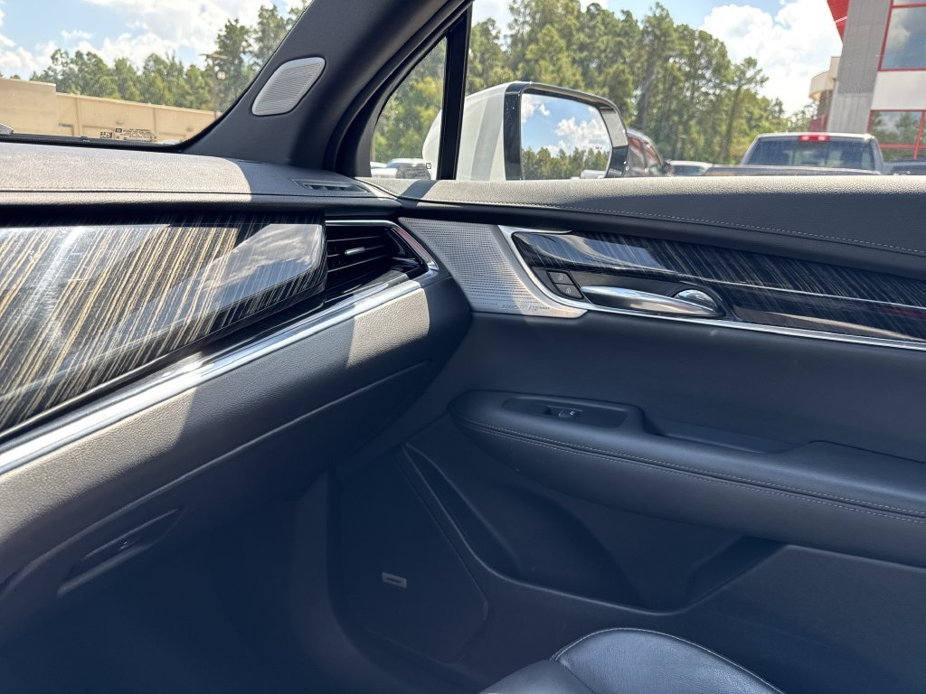 Used 2025 White Cadillac Premium Luxury image 22