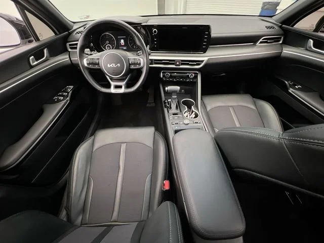 Used 2023 White Kia GT-Line image 2