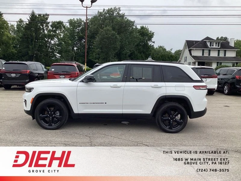 Used 2023 White Jeep Altitude X image 4