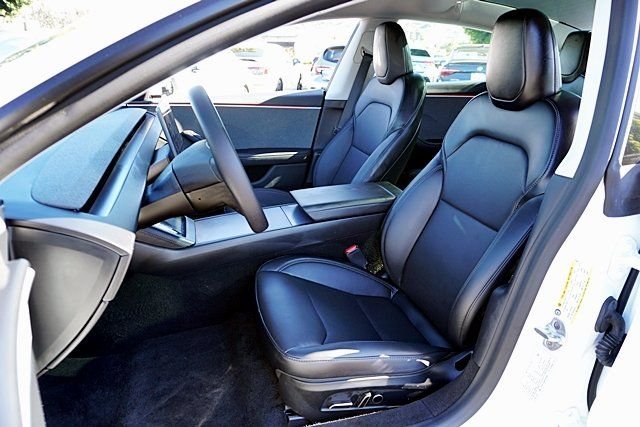 Used 2025  Tesla Long Range image 13