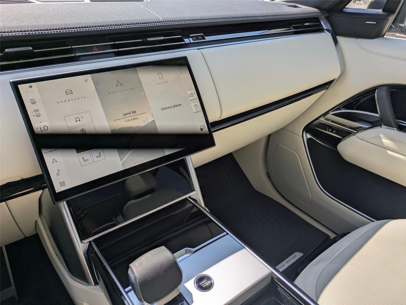 New 2026 Fuji White LAND ROVER SE 7 Seats image 20