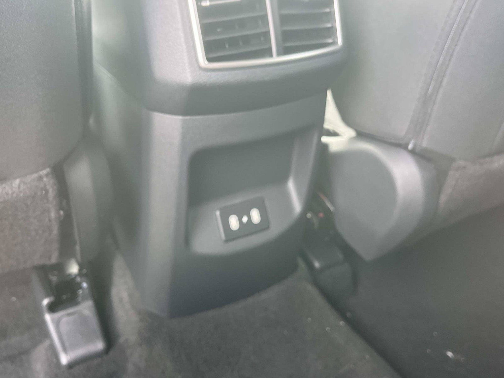 New 2027 Glacial White Pearl Kia LX image 16