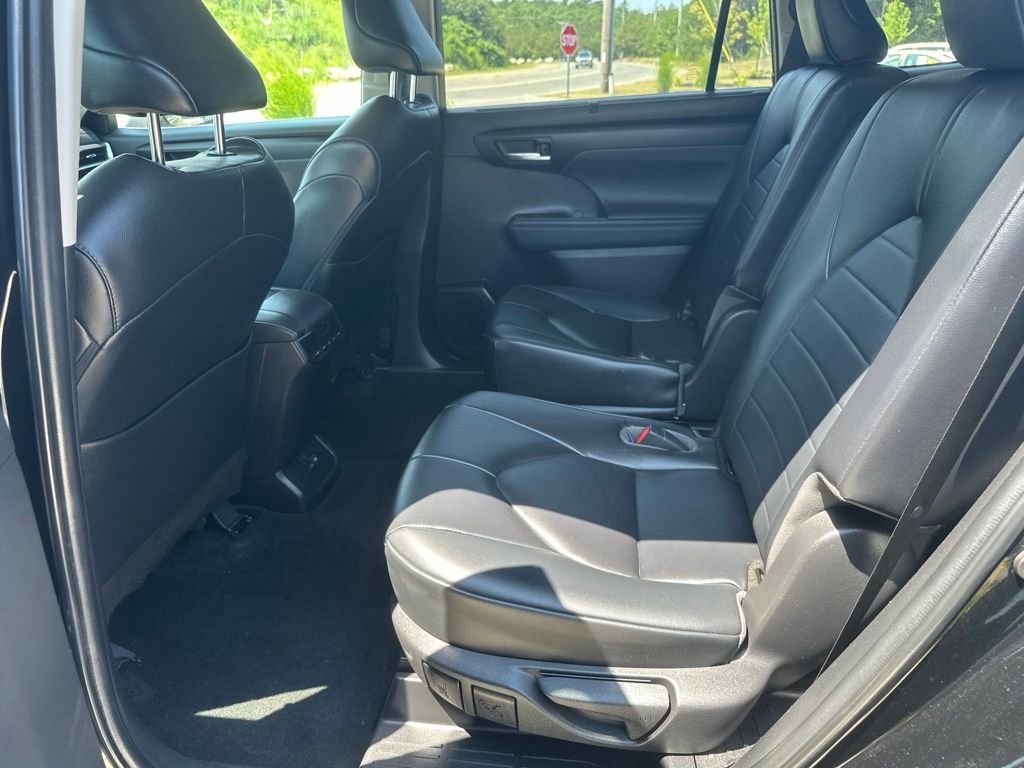 Used 2023 Black Toyota XLE image 18
