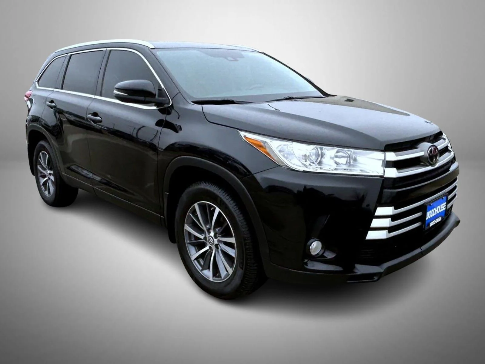 Used 2019 Black Toyota XLE image 3