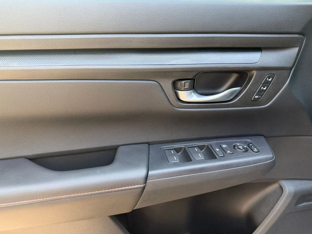 2025 Honda CR-V Sport-L - Photo 17