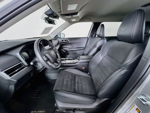2025 Mitsubishi Outlander SE - Photo 10