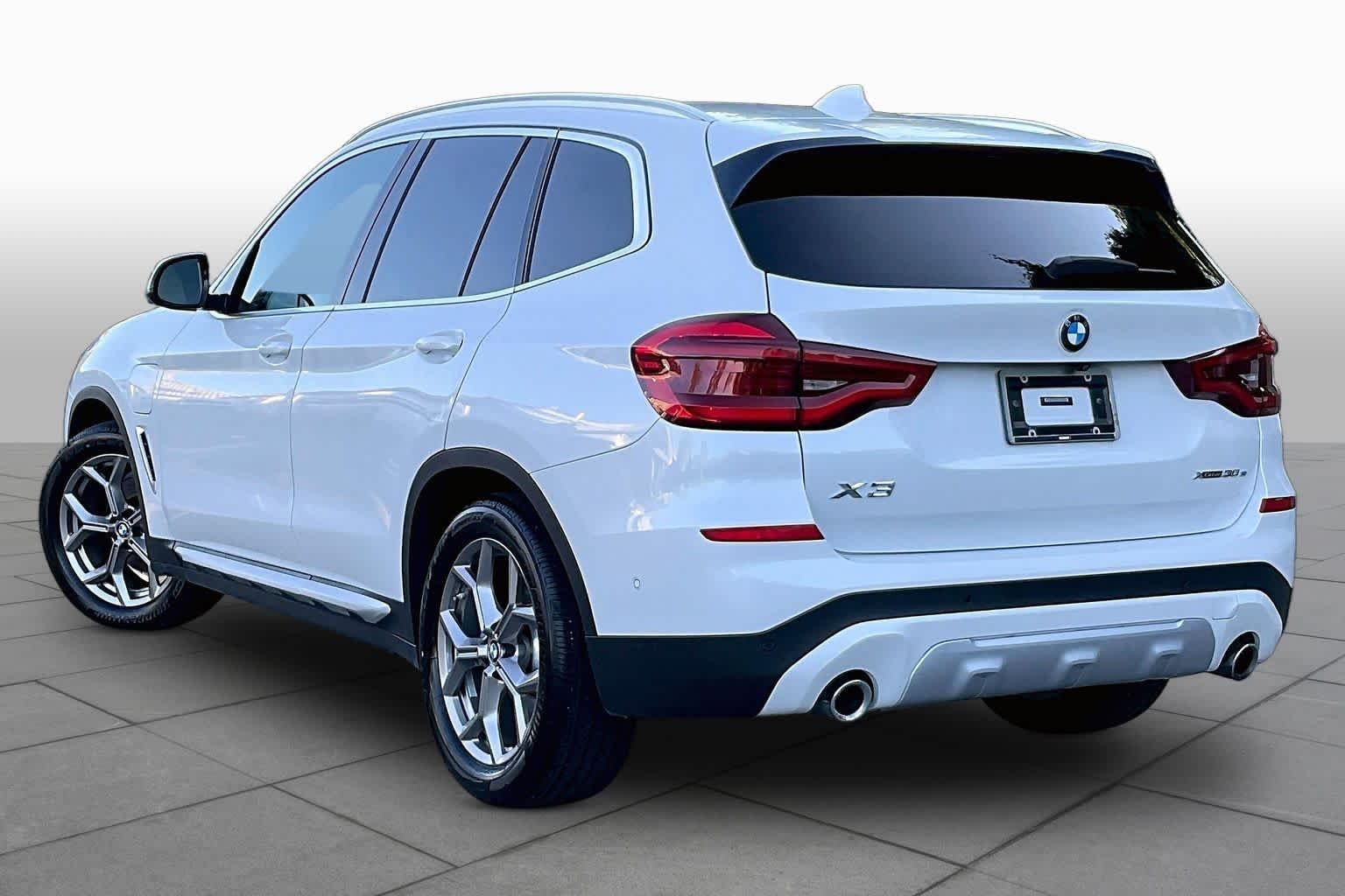 Used 2021 Mineral White Metallic BMW xDrive30e image 11