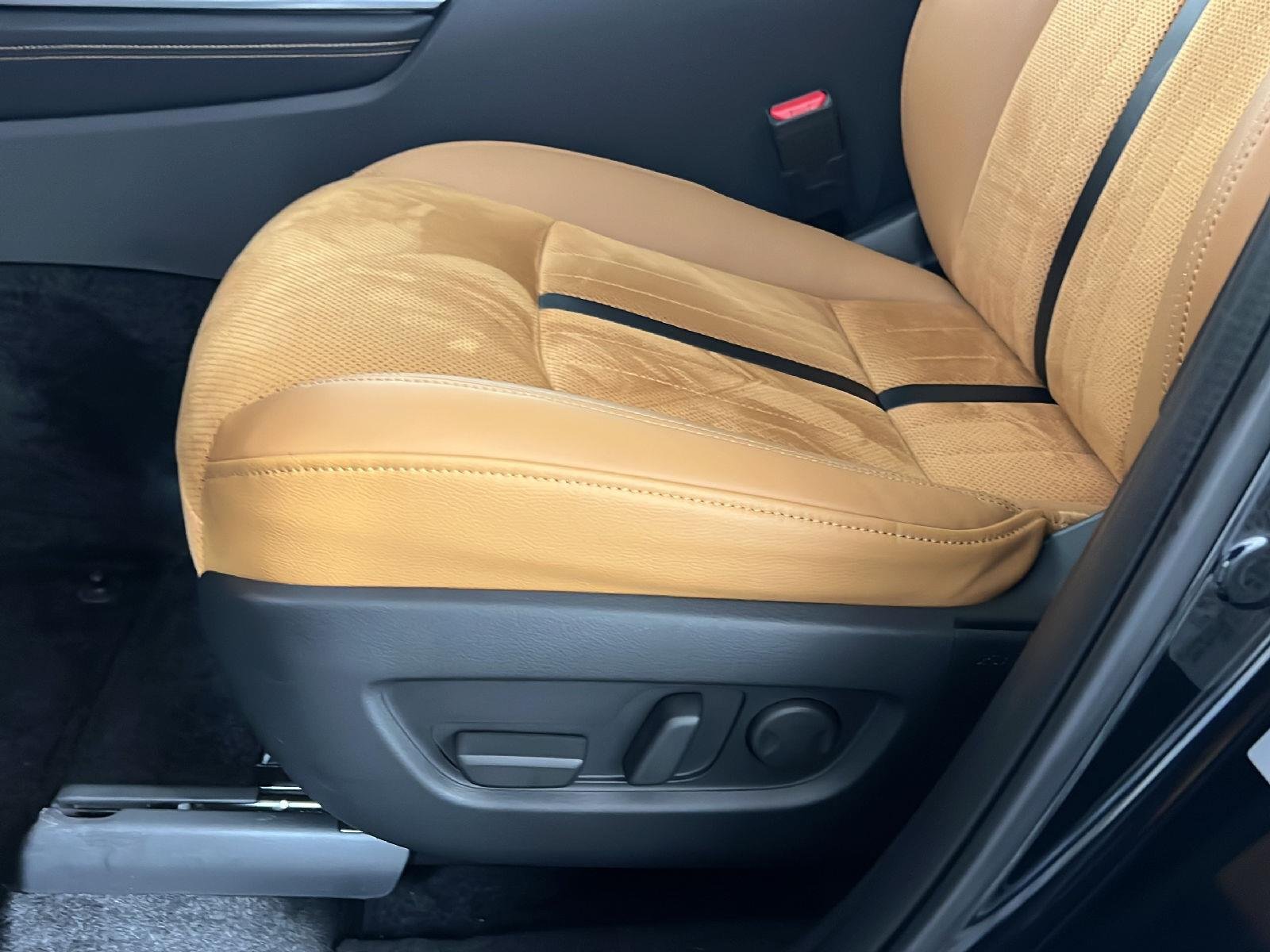 Used 2025 Jet Black Mica Mazda S Premium Plus Package image 15