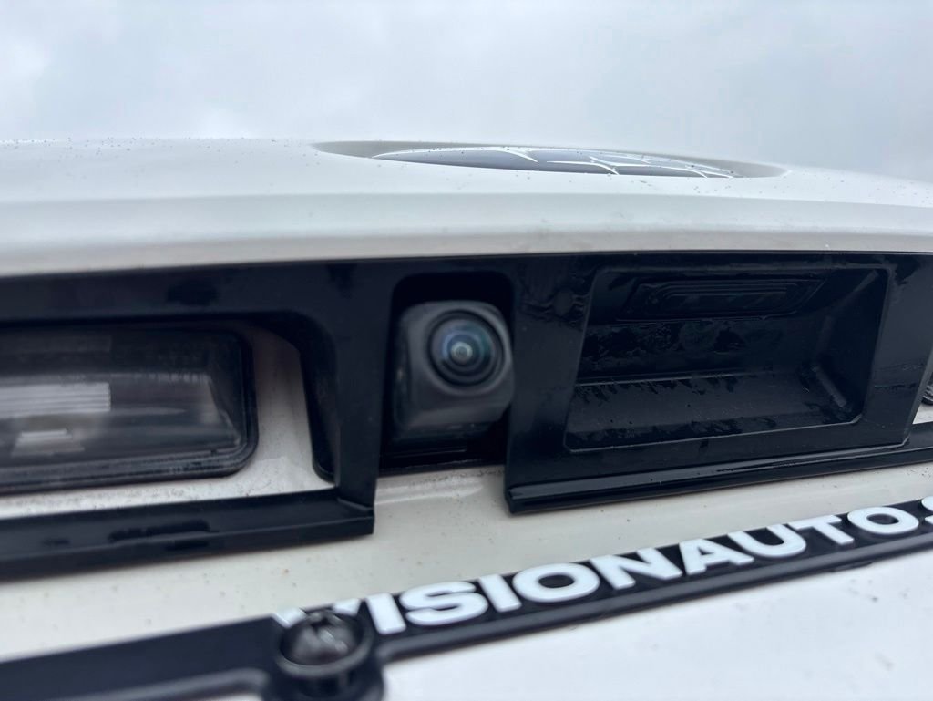 Used 2024 White Subaru Base image 33
