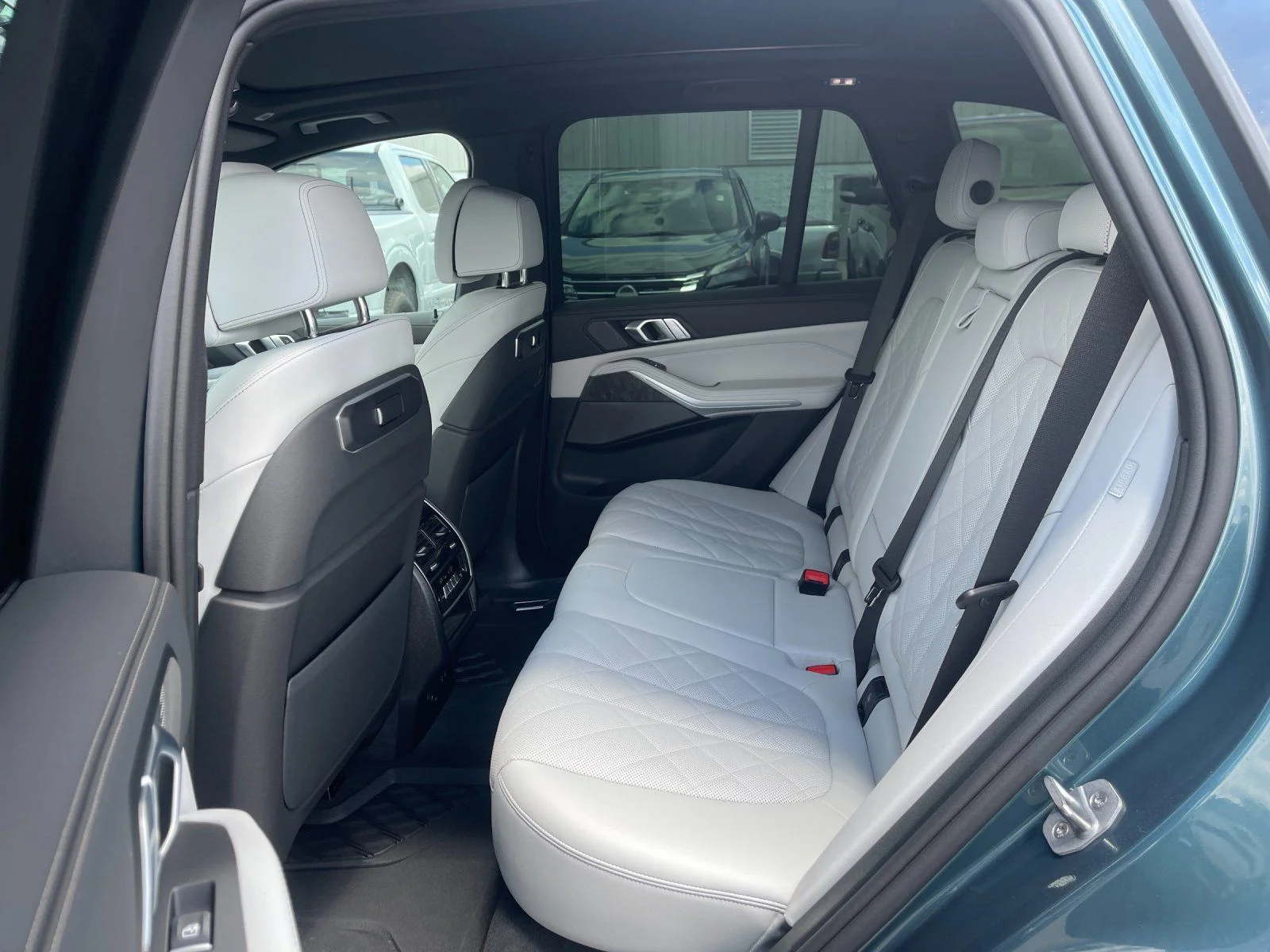 Used 2025 Blue BMW xDrive40i image 14