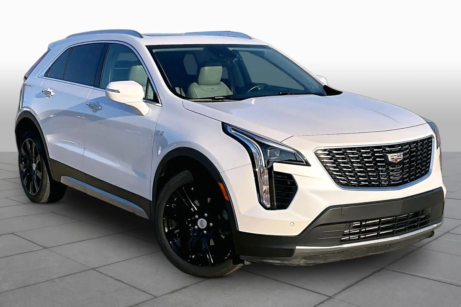 Used 2021 Crystal White Tricoat Cadillac FWD Premium Luxury image 3