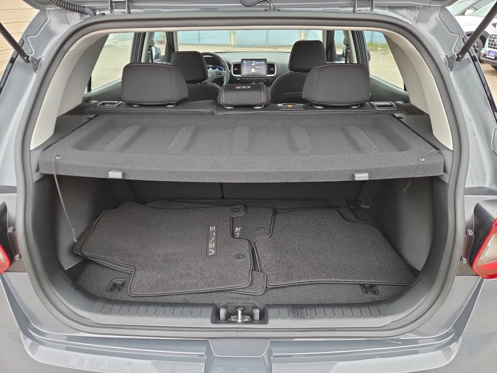 2026 Hyundai Venue SEL - Photo 17