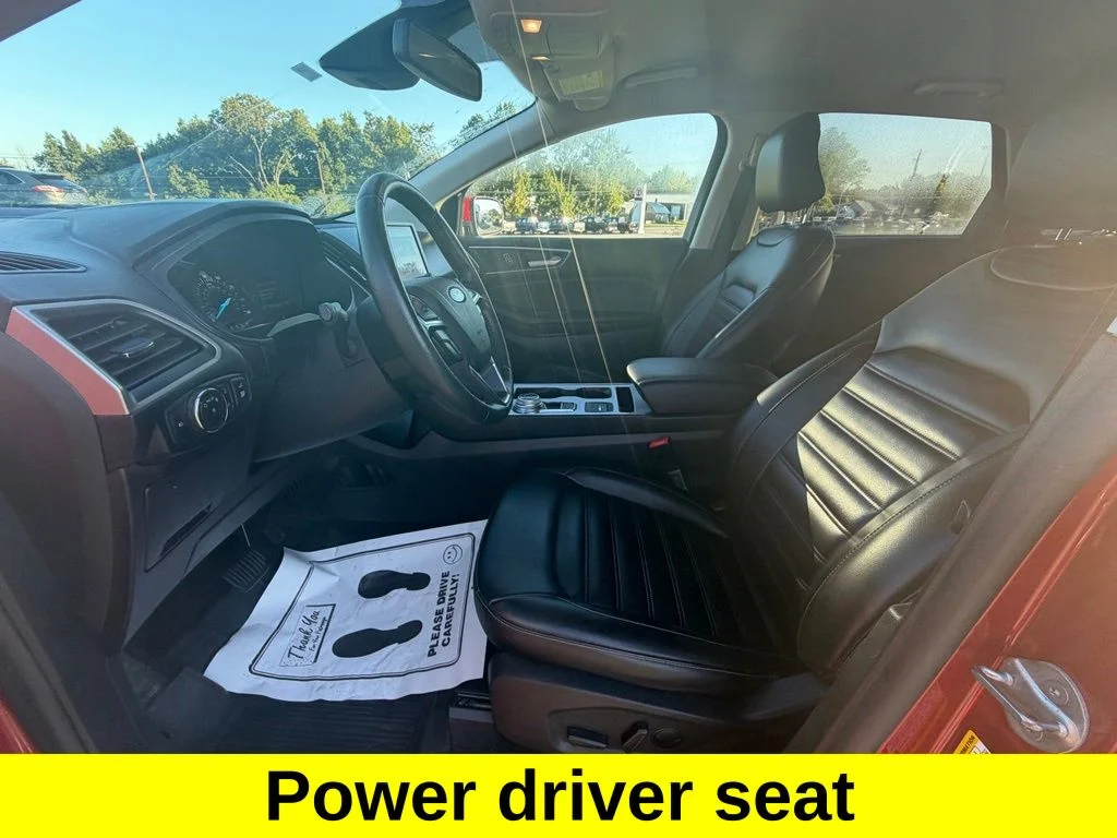 Used 2022 Red Ford SEL image 9