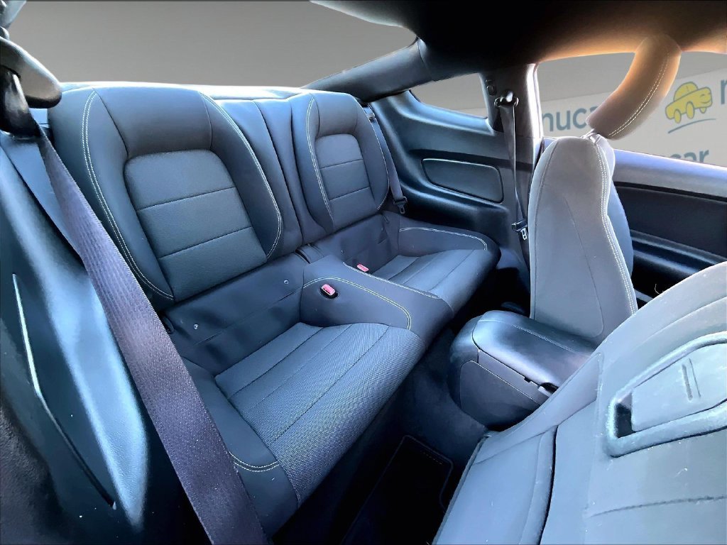 Used 2015 Black Ford V6 image 16