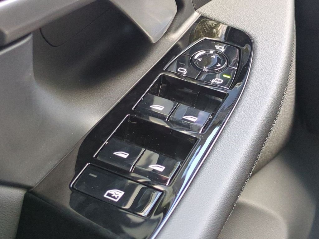 New 2027 Mineral White Metallic BMW 530i xDrive image 24