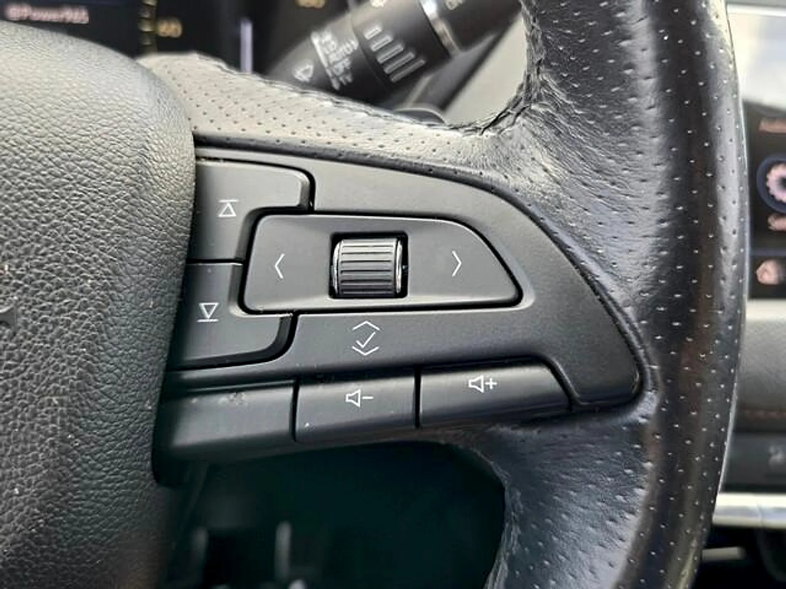 Used 2019 Radiant Silver Metallic Cadillac Sport image 22