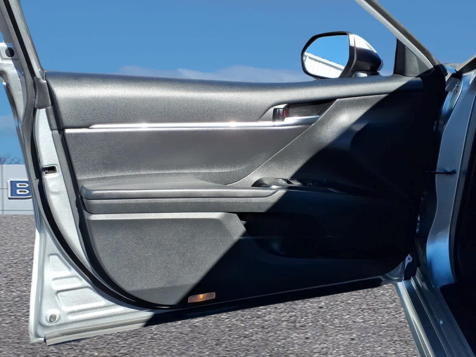 Used 2019 Celestial Silver Metallic Toyota SE image 11