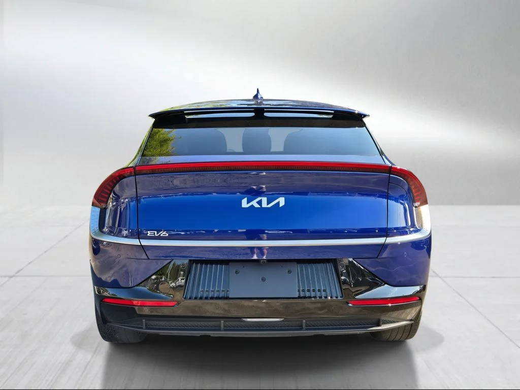 Used 2023 Yacht Blue Kia Wind image 4