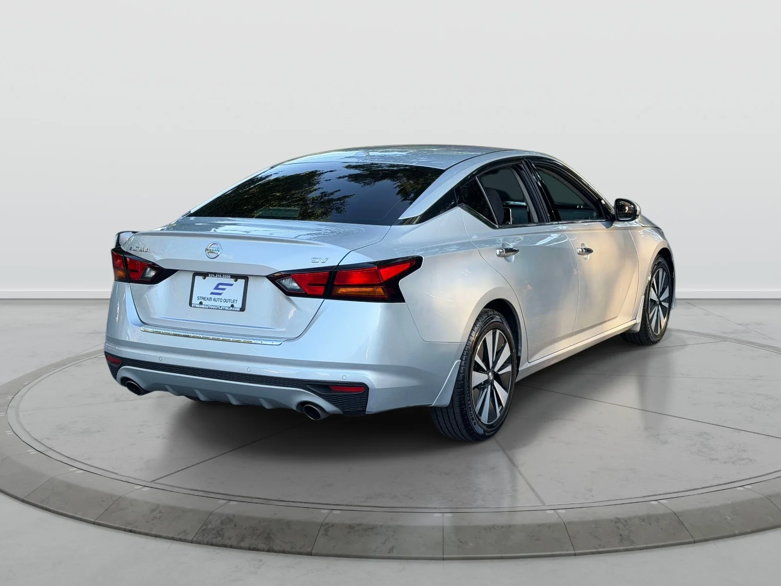 Used 2020 Silver Nissan 2.5 SV image 6