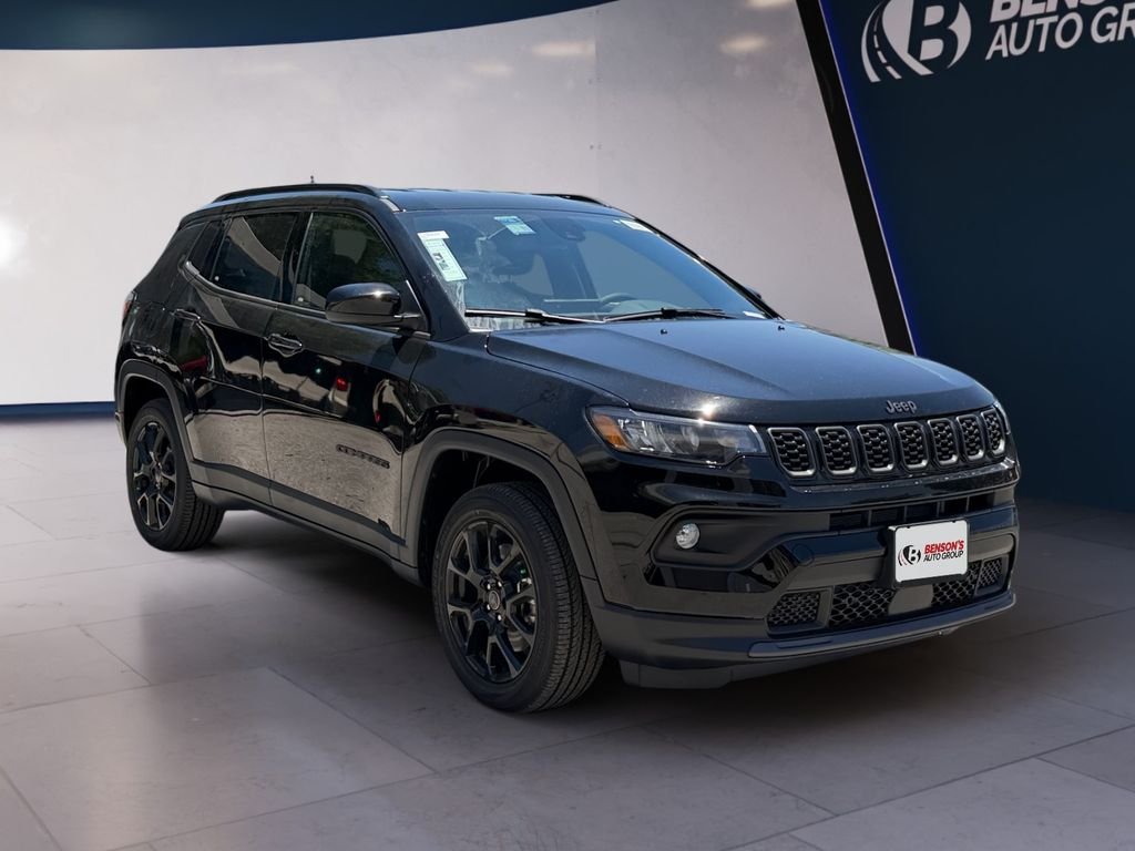 New 2026 Diamond Black Crystal Pearl-Coat Exterior Paint Jeep Latitude image 7