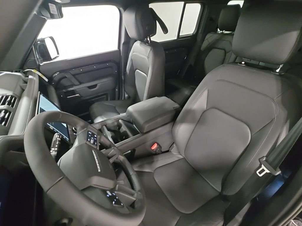 New 2026 Santorini Black Land Rover S image 21