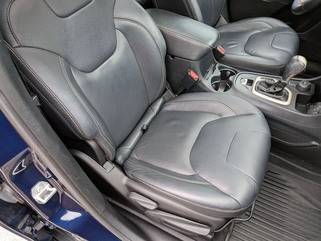 Used 2016 Blue Jeep Limited image 27