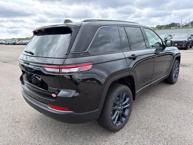 New 2026 Black Jeep  image 3