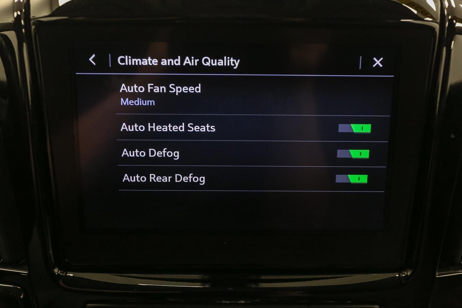Used 2020 Graphite Metallic Chevrolet LT Cloth image 31
