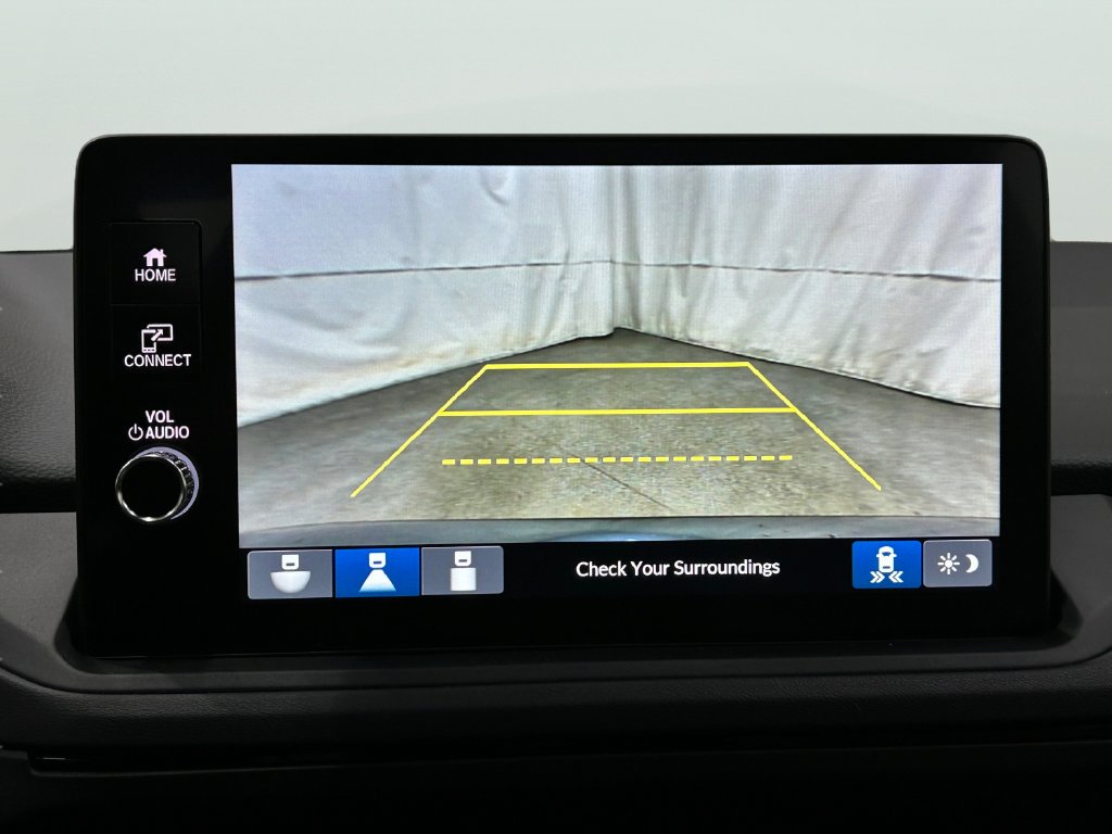 Used 2026 Platinum White Pearl Honda SE image 19