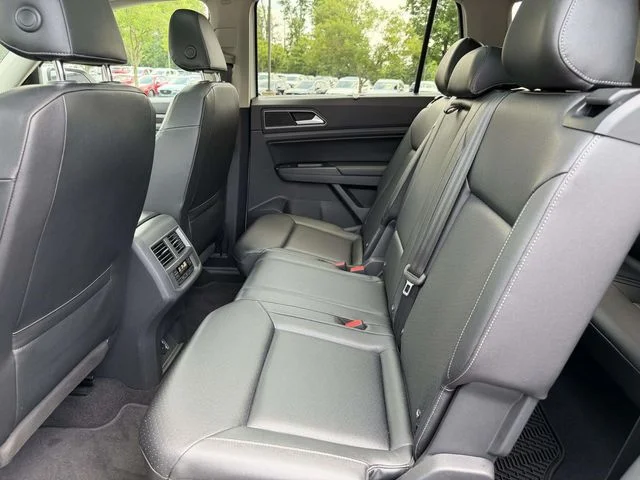 Used 2019 Pure White Volkswagen 3.6L V6 SE image 15