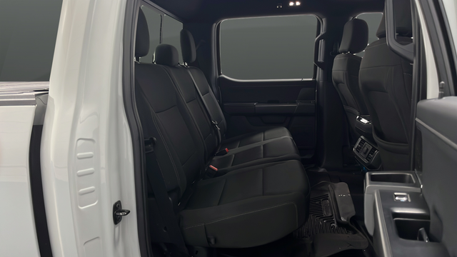 Used 2024 Avalanche Gray Ford XLT image 25