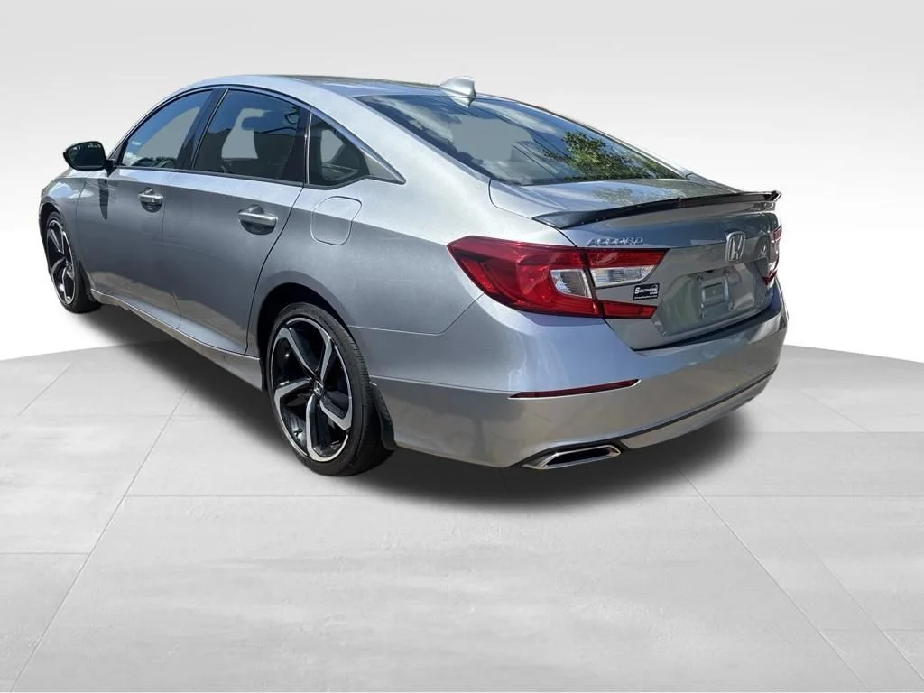 Used 2019  Honda Sport 1.5T image 4