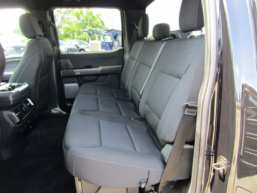 Used 2023 Agate Black Metallic Ford XLT image 15