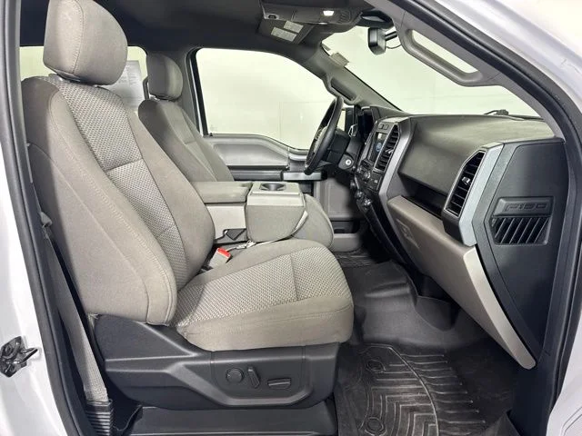 Used 2019 Oxford White Ford XLT image 4