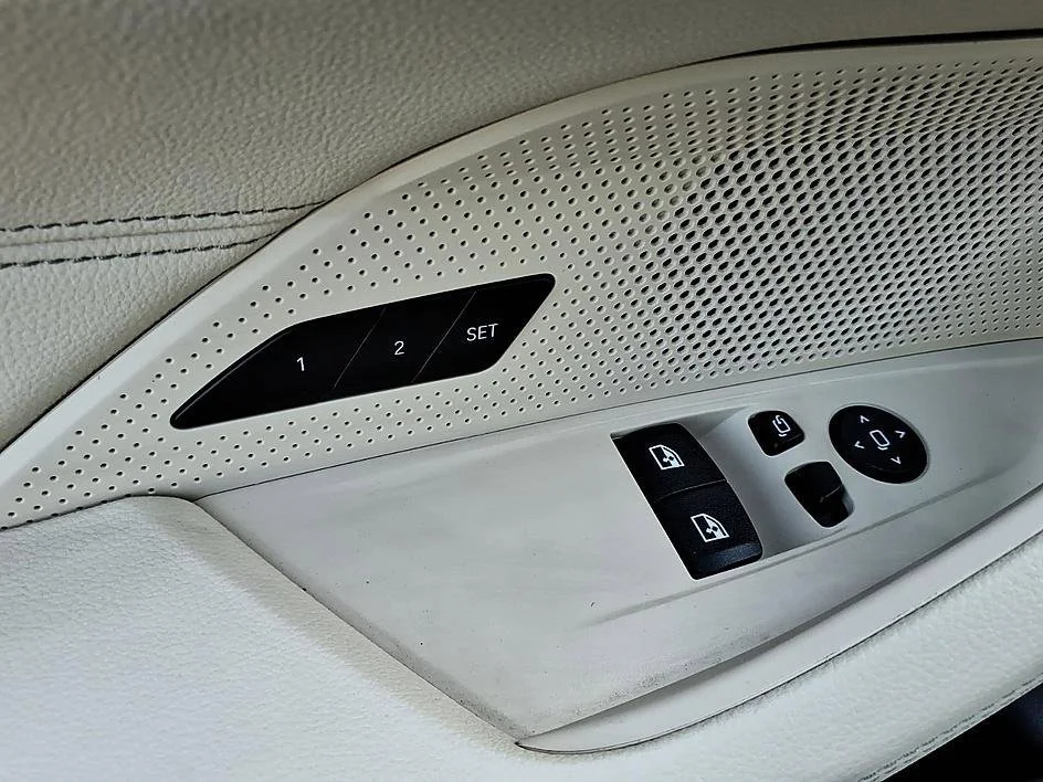 Used 2024 White BMW xDrive image 12