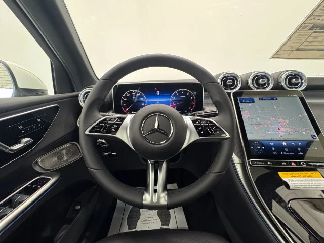 New 2026 Polar White Mercedes-Benz GLC 300 image 22