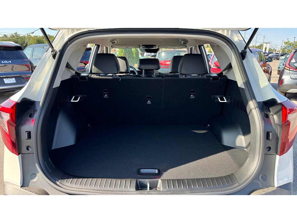New 2026 Snow White Pearl Kia S image 7