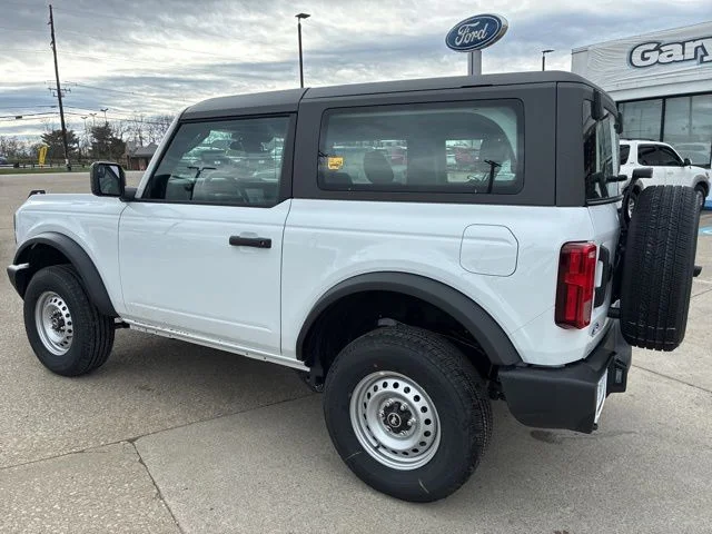 New 2026 Oxford White Ford Base image 3