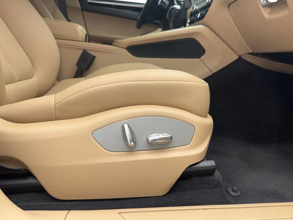 Used 2022 Black Porsche Base image 33