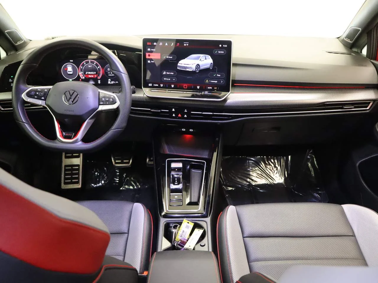 Certified Used 2025 Kings Red Metallic Volkswagen SE image 16