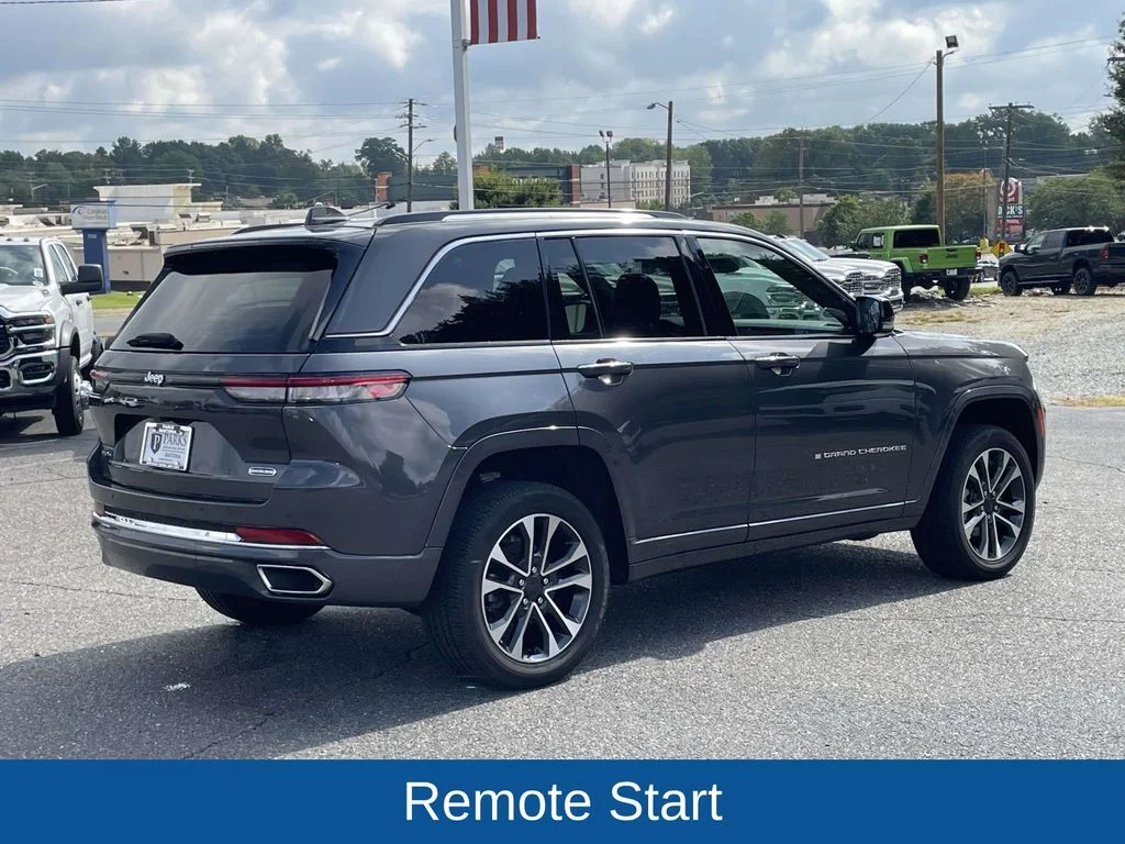 Certified Used 2022 Gray Jeep Overland image 8