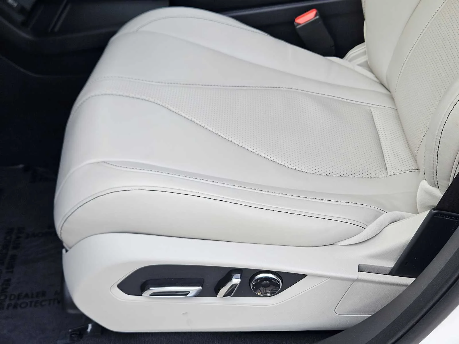 Used 2025 Platinum White Pearl Acura w/Technology Package image 19