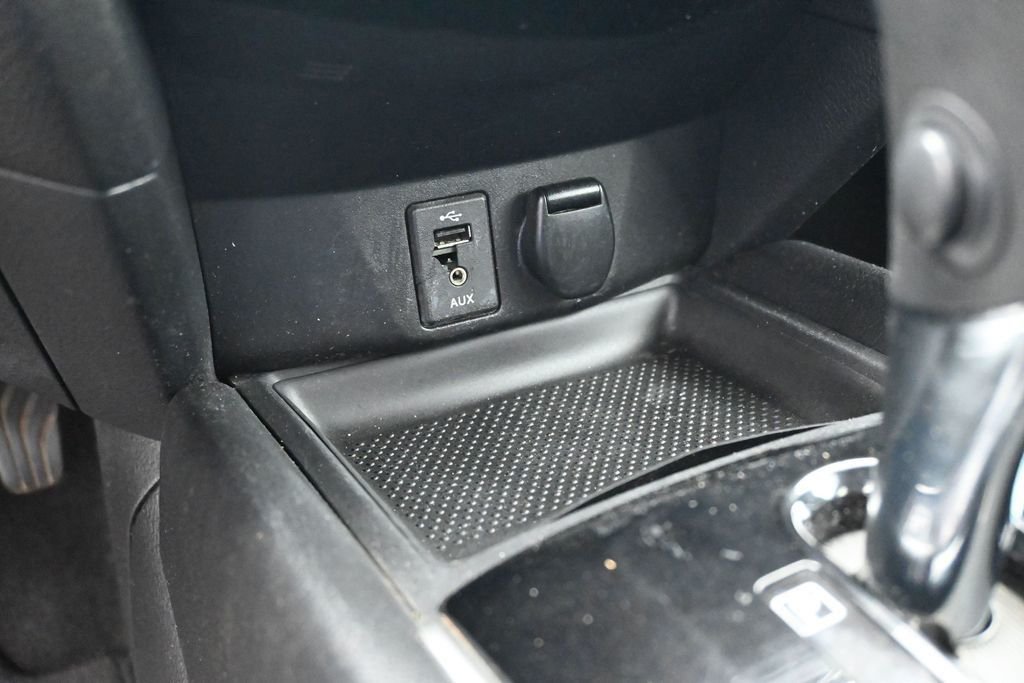 Used 2015 Gray Nissan SV image 22