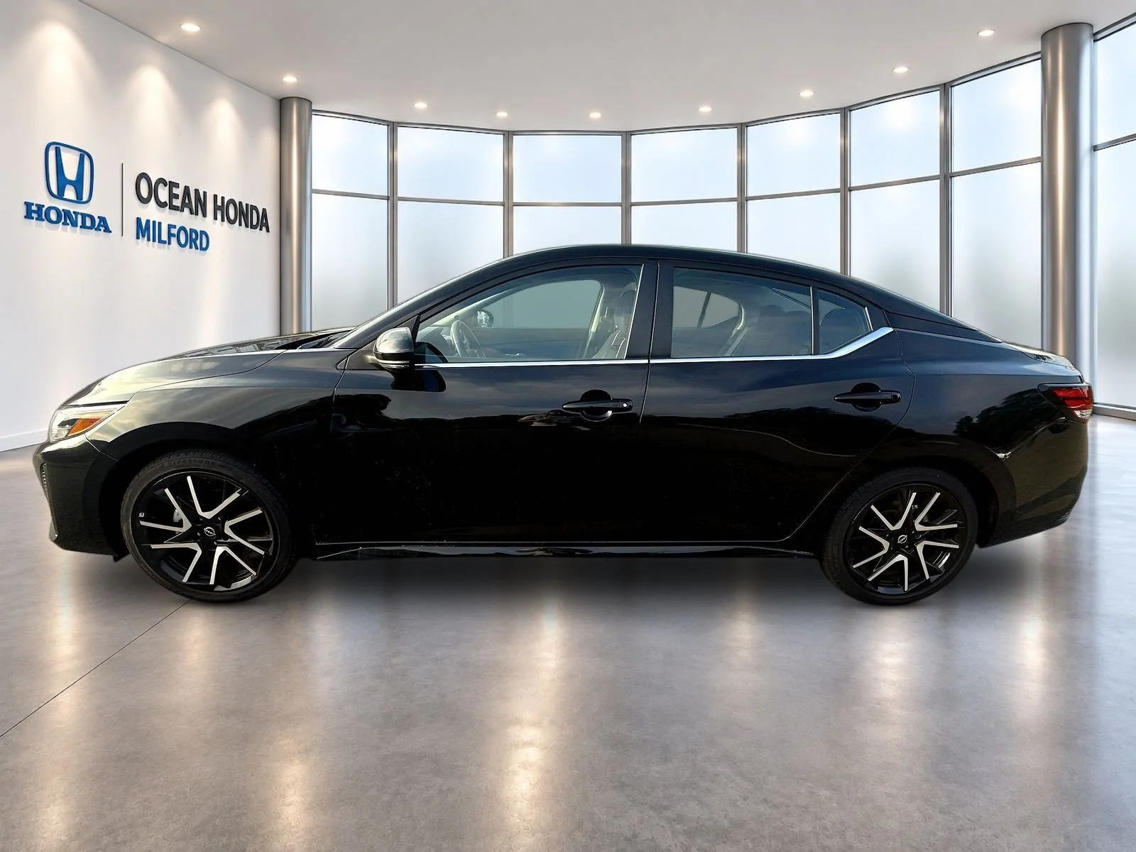 Used 2025 Super Black Nissan SR image 9