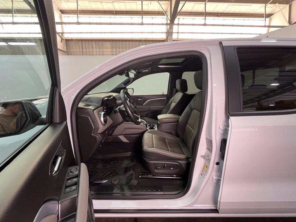 Used 2025 White Chevrolet ZR2 image 15