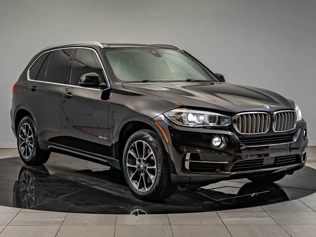 Used 2017 Sparkling Brown Metallic BMW xDrive50i image 3