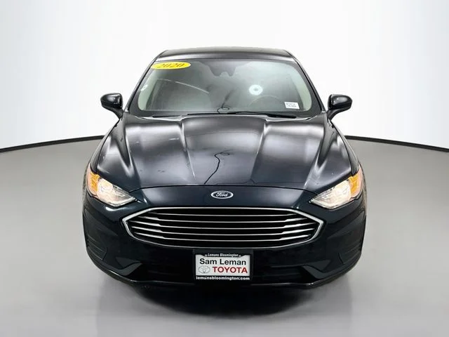Used 2020 Blue Ford SE image 2