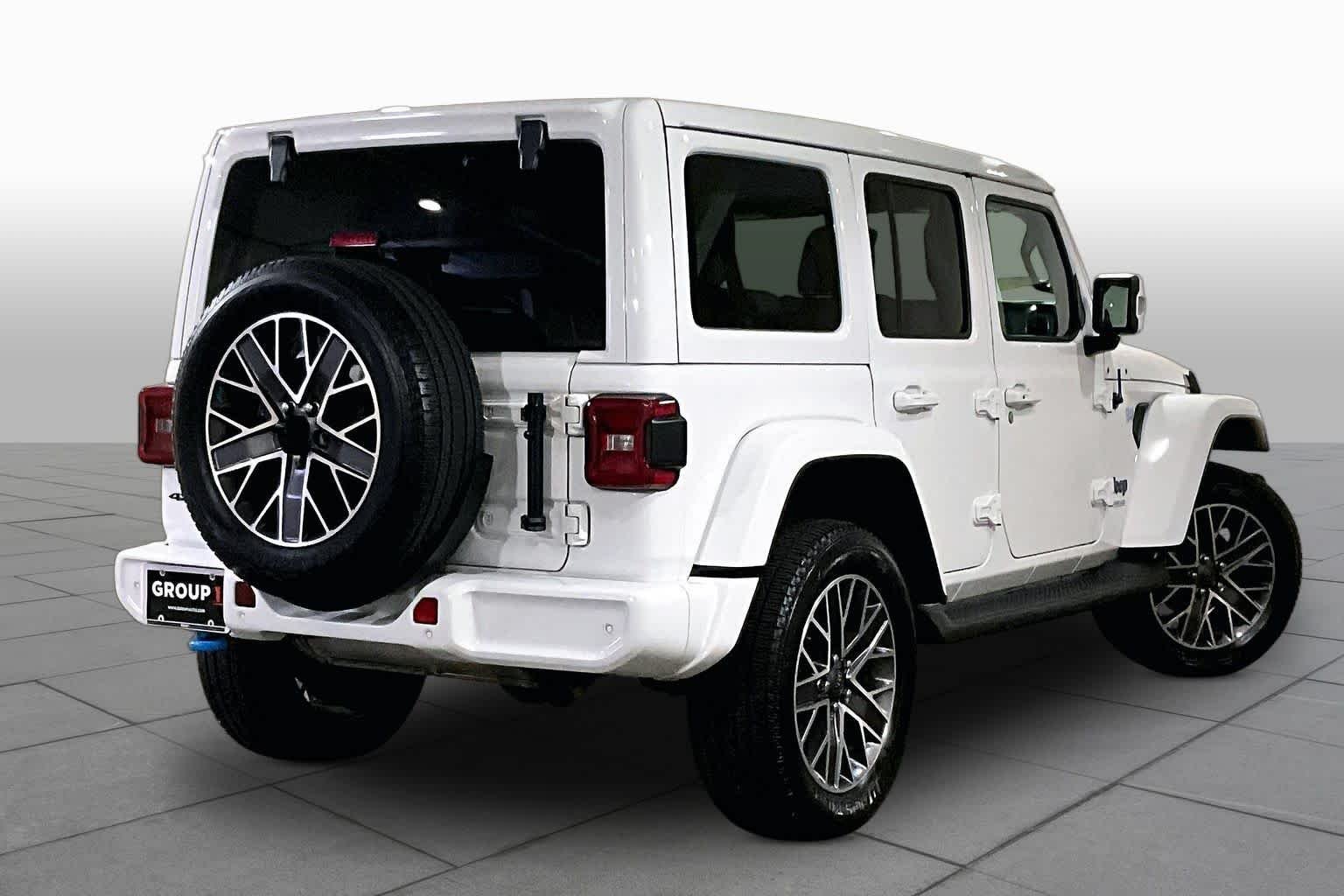 Used 2022 Bright White Clearcoat Jeep Unlimited Sahara High Altitude image 12