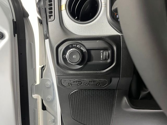 Used 2026 White Jeep Sport S image 19